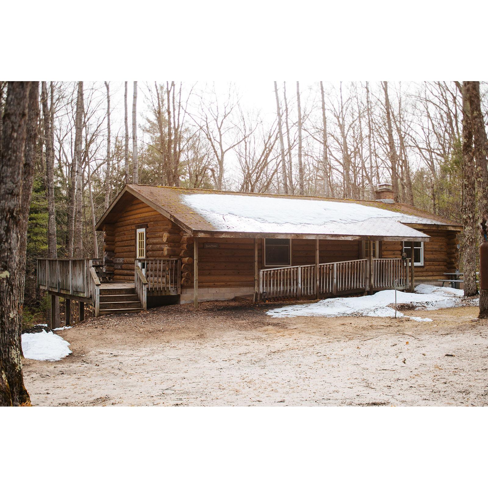 Second Cabin with electricity