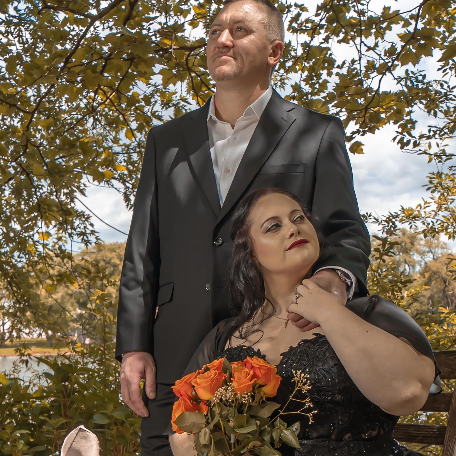 This is one of our favorite engagement photos. ๐ฅฐ
