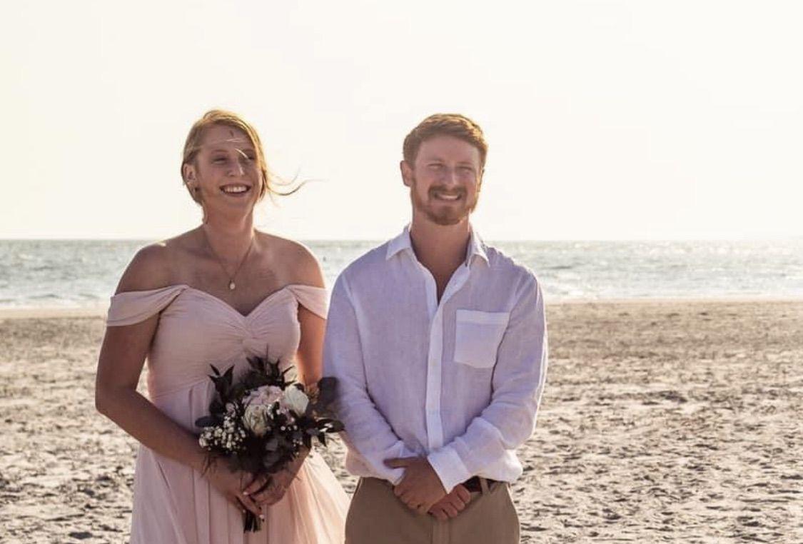 The Wedding Website of Lindsey Colleen Barker and James Dean Houser