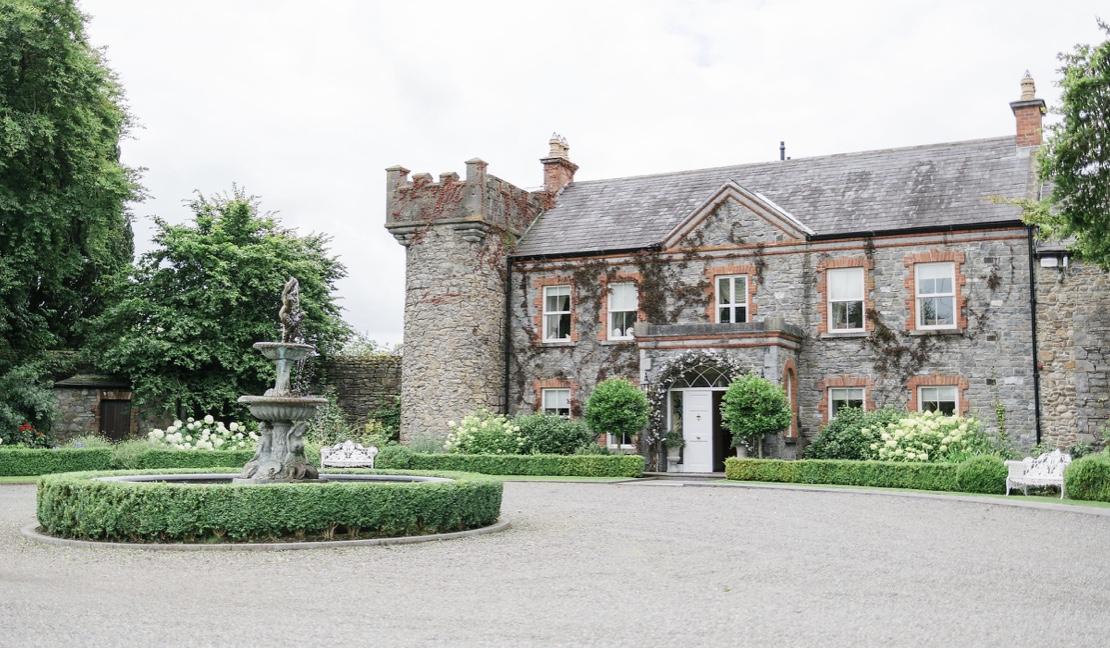 The Wedding Website of Lindsey Cunha and Conor Malone
