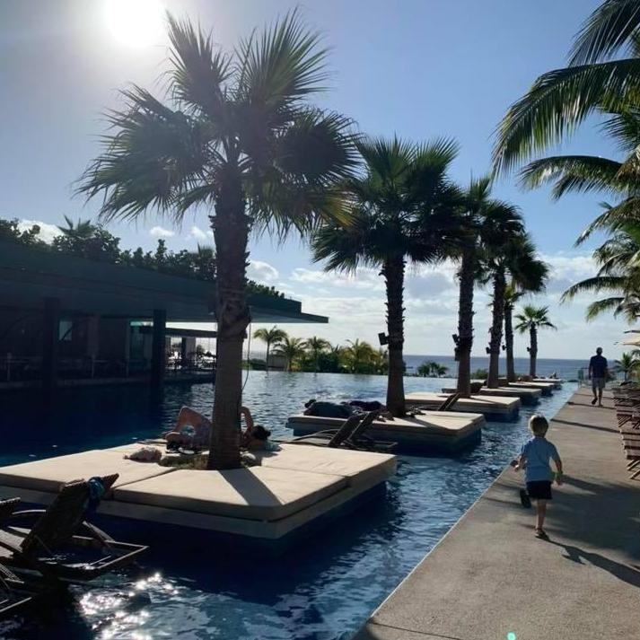 Hotel Pool