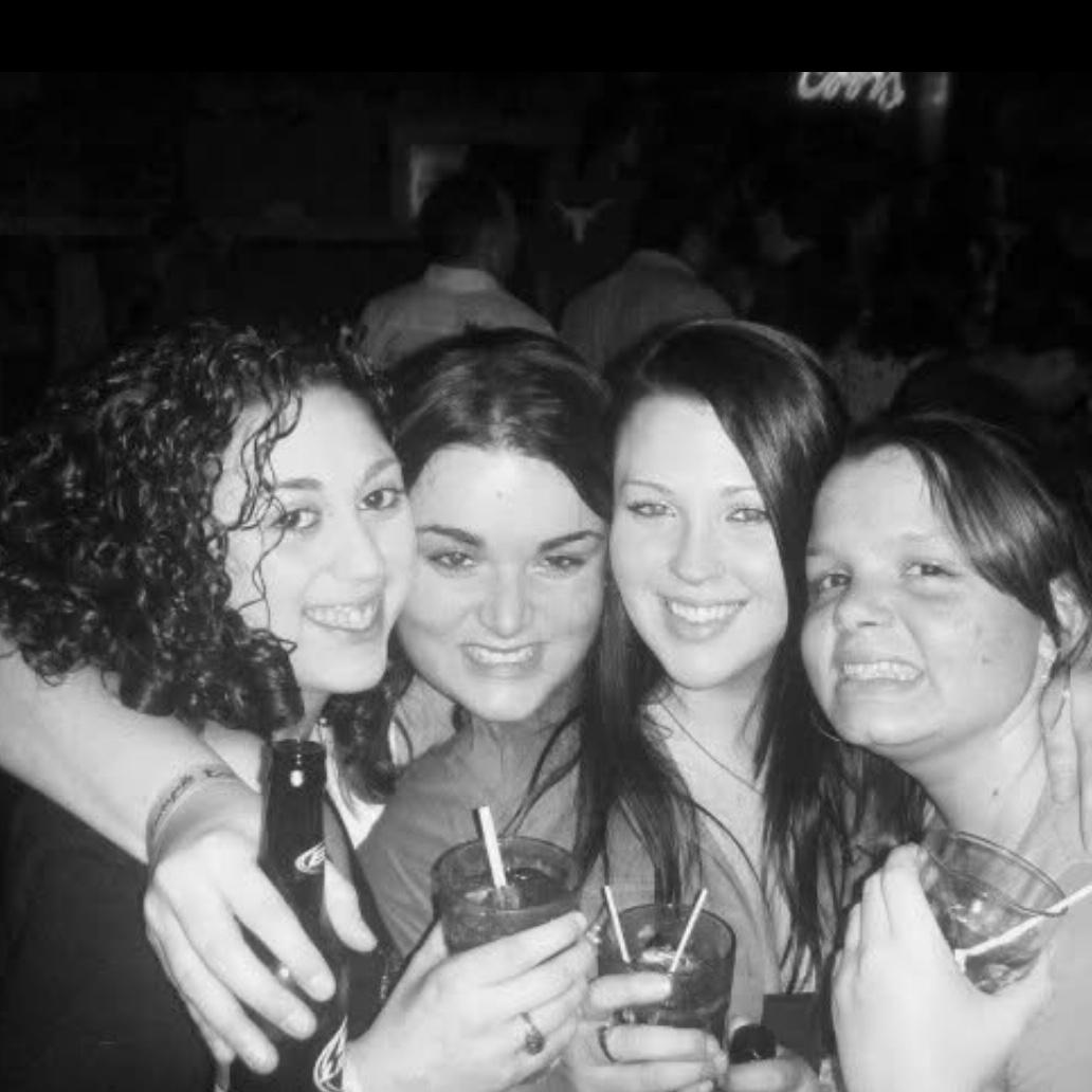 enjoying a night out with megs favs: trishy, kimy and kristyn.