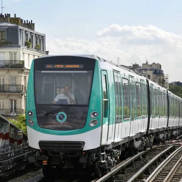 Weekly Train Pass in Paris