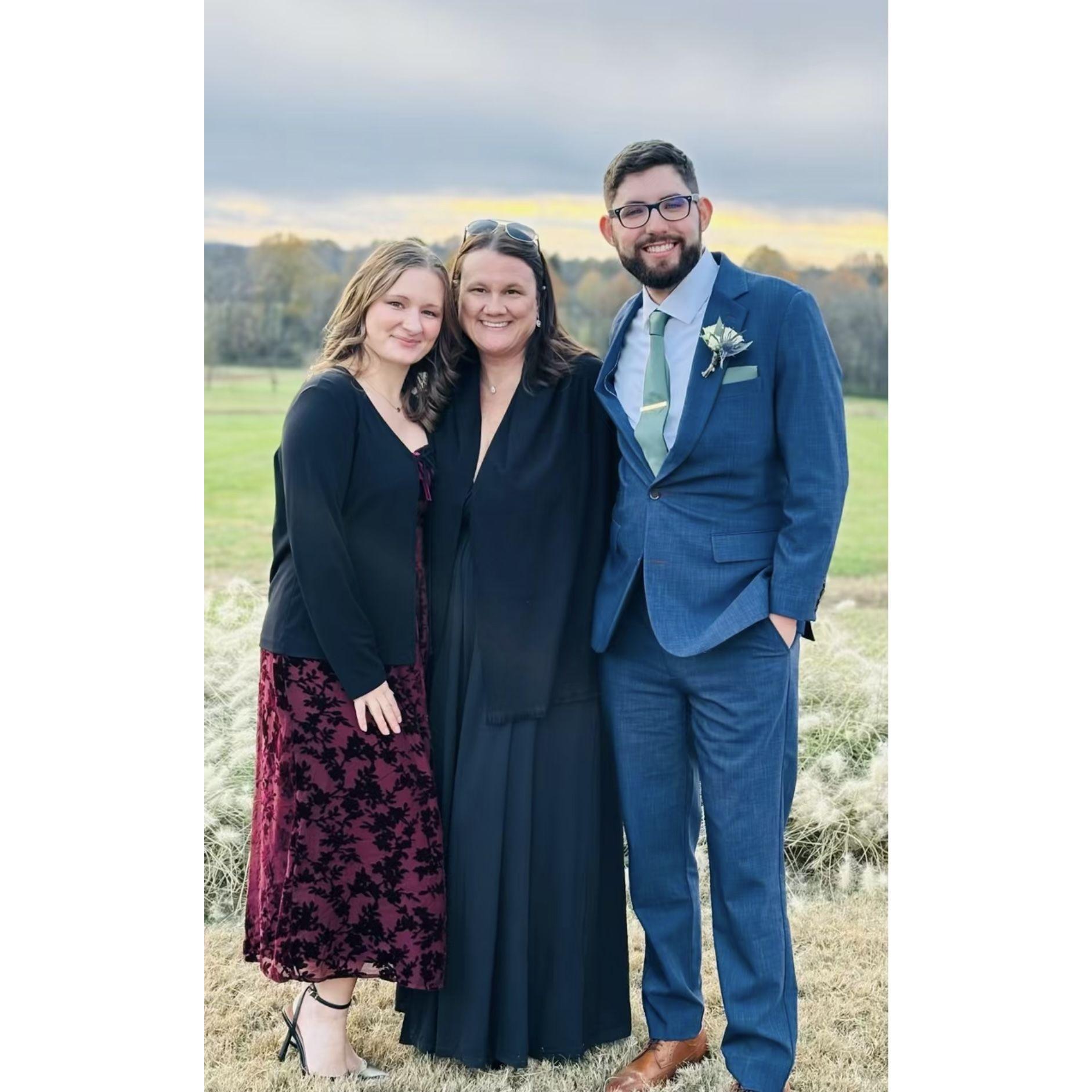 More wedding fun with Alissa's mother, Cathy.