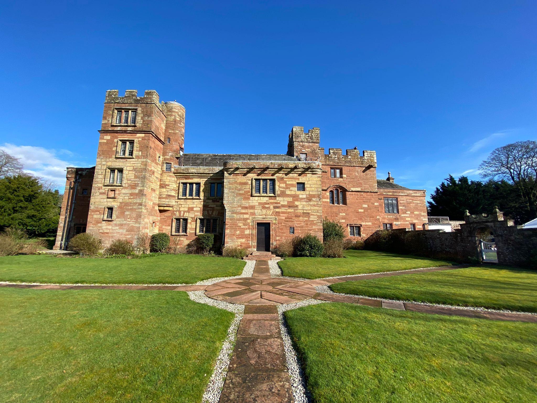 The Wedding Website of Millie Batchelor and Dean Beaty