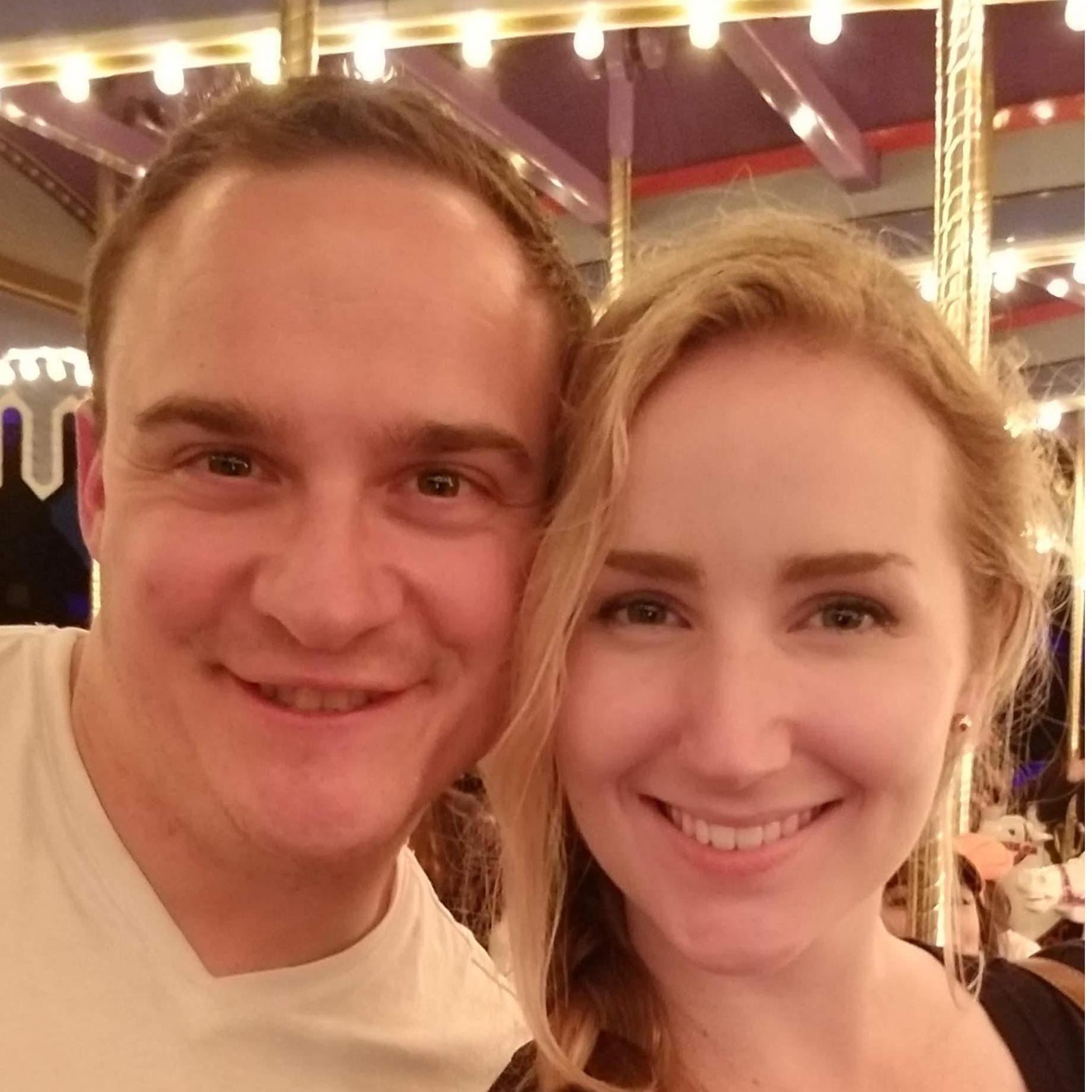 All smiles on the carousel!