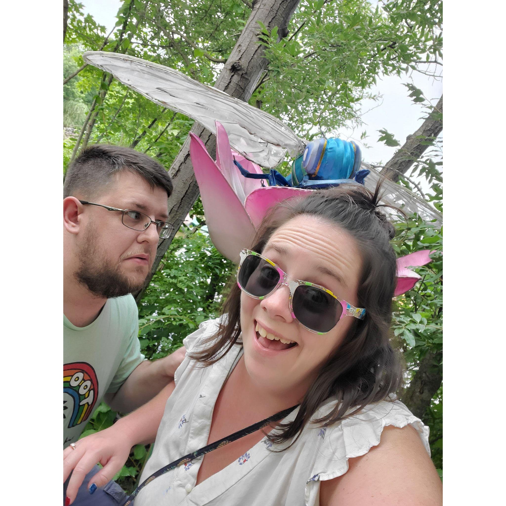 When dragonflies attack our engagement vaca lol