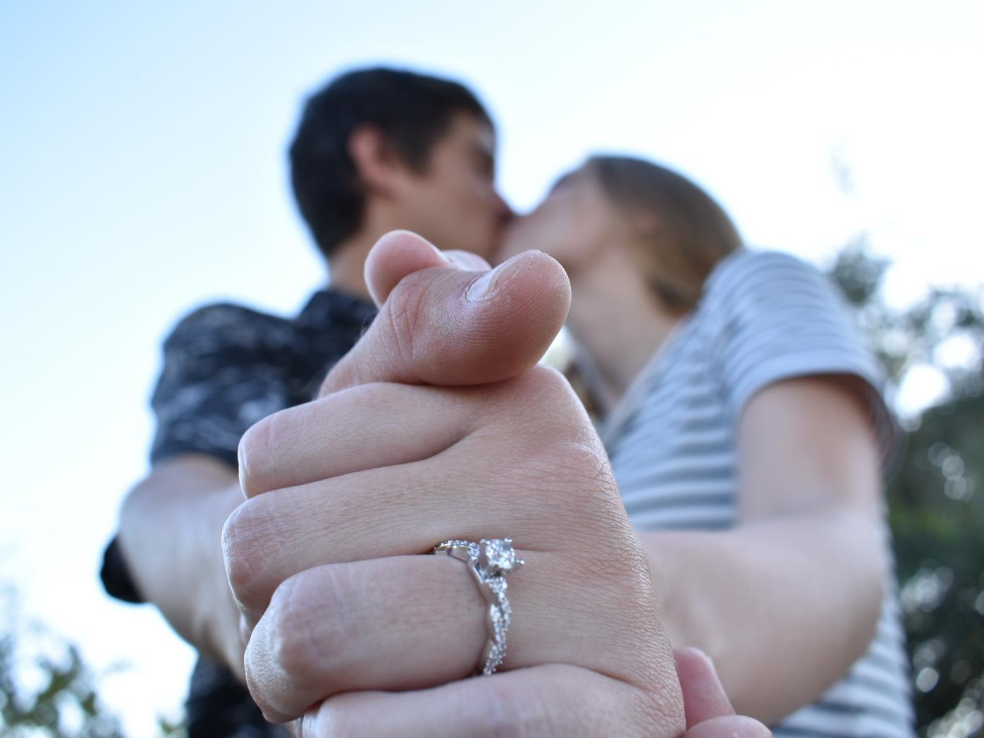 The Wedding Website of Lindsey Davlin and Ross Conner