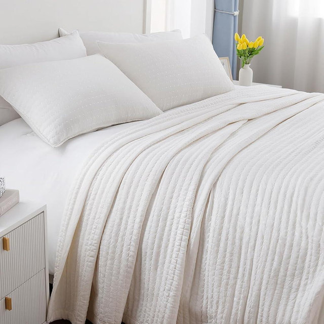 Oversized Queen Quilt Set – 102"x106" Soft Washed 3-Layer Lightweight Bedspread with Multi-Lock Quilting, Minimalist Nordic Bedding, All-Season Quilt Set for Spring & Summer, (1 Quilt + 2 Shams)Ivory
