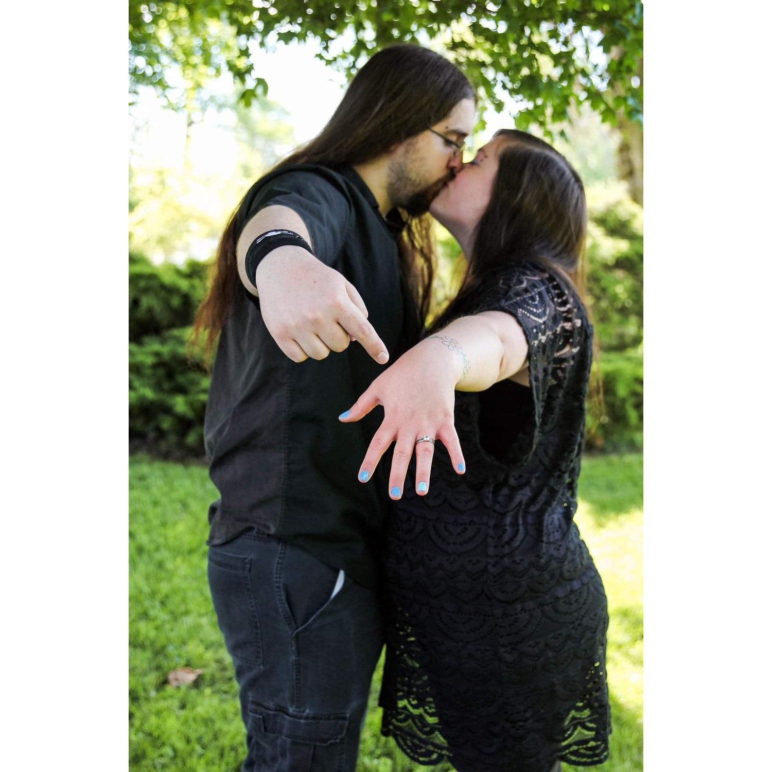 Engagement Photos 🖤
♡Location: North Tonawanda Botanical Gardens
♡Photographer: Alyssa Knowlton, Lyssa Lee Photography