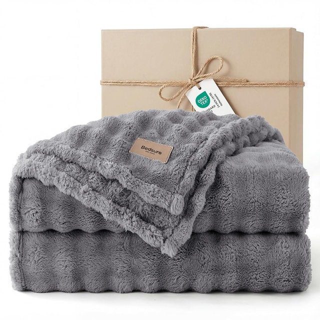 Bedsure 3D Fleece Bubble Blanket - GentleSoft Grey King Blanket for Bed Sofa Room Decor - Luxury Soft Cozy Gifts for Women, Lightweight, All Seasons, Grey, 108"×90"
