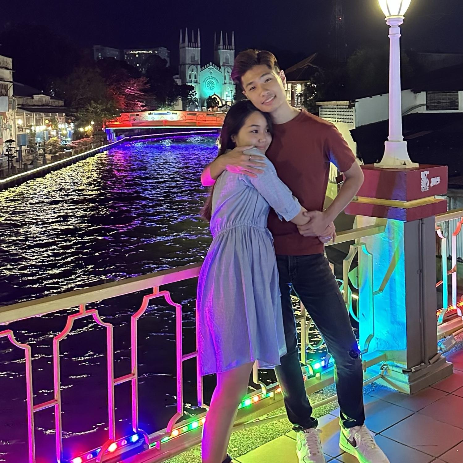 Melaka river sometimes get smelly but we have 四脚蛇 so I guess
Melaka river 险胜 Victoria Harbour hahahahhaha jokes I love HK!!