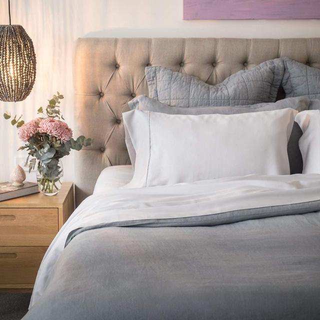 Olive + Crate Tencel King and Queen Size Sheets Set, Cool, Hypoallergenic and Moisture-Wicking Bedding for Soothing Sleep Fitted Sheet Two Pillow Cases and Flat Sheet, Extra Deep Pockets, Gray Mist