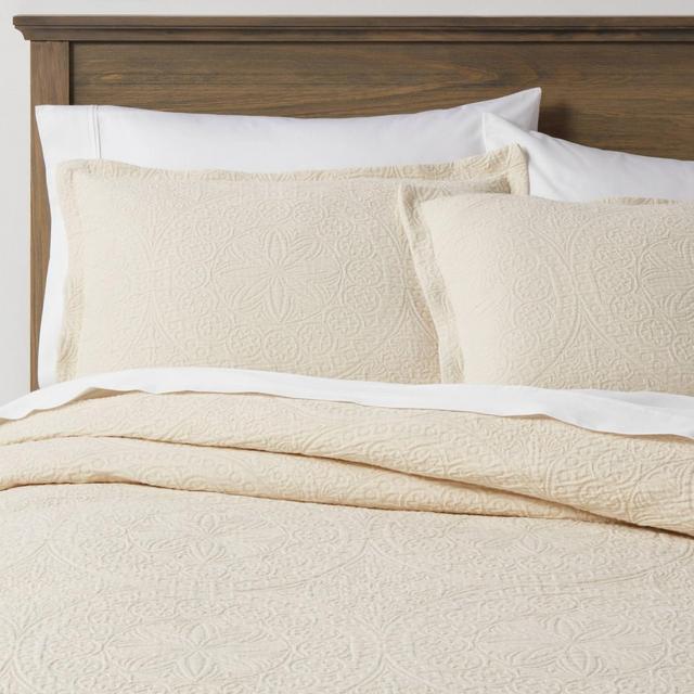 Full/Queen Matelasse Medallion Comforter & Sham Set Natural - Threshold™