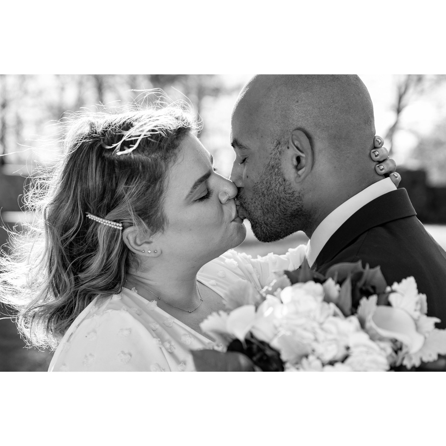 More married smooches!