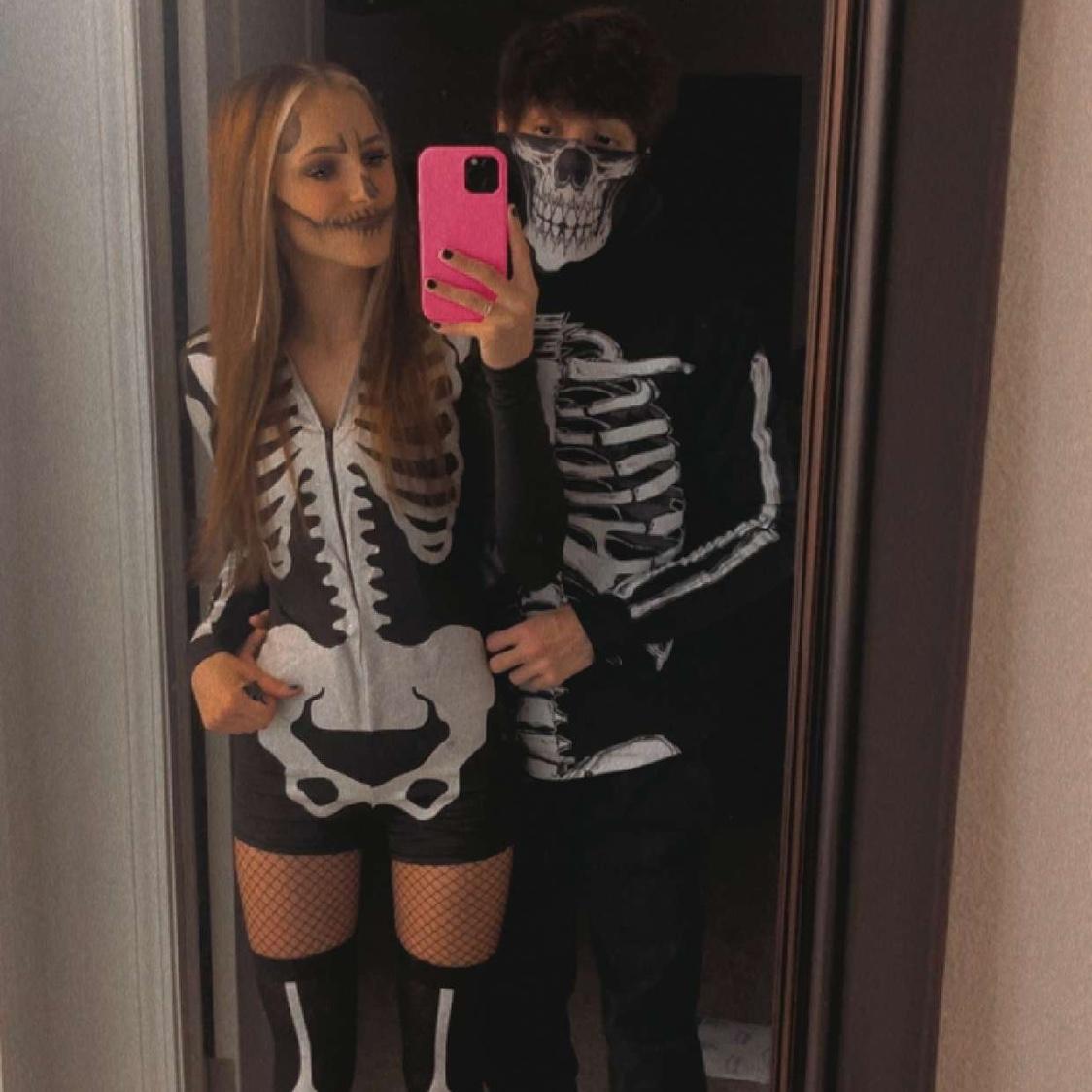 our couples costume for halloween!

october 31, 2023