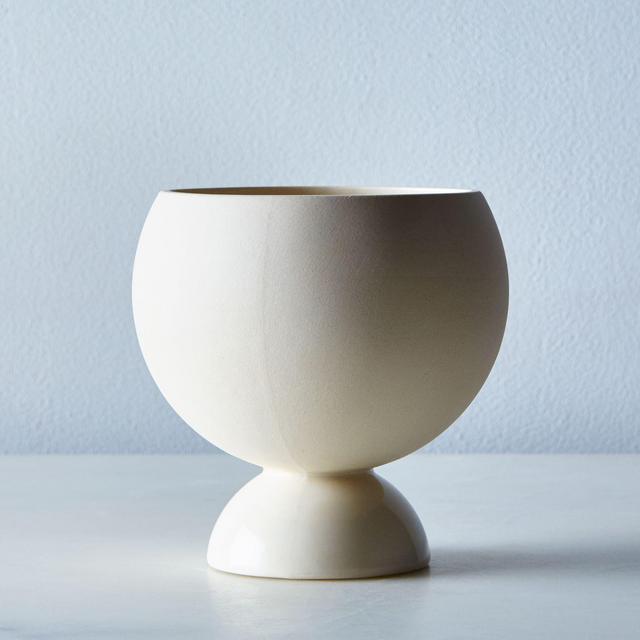 White Covas Planter