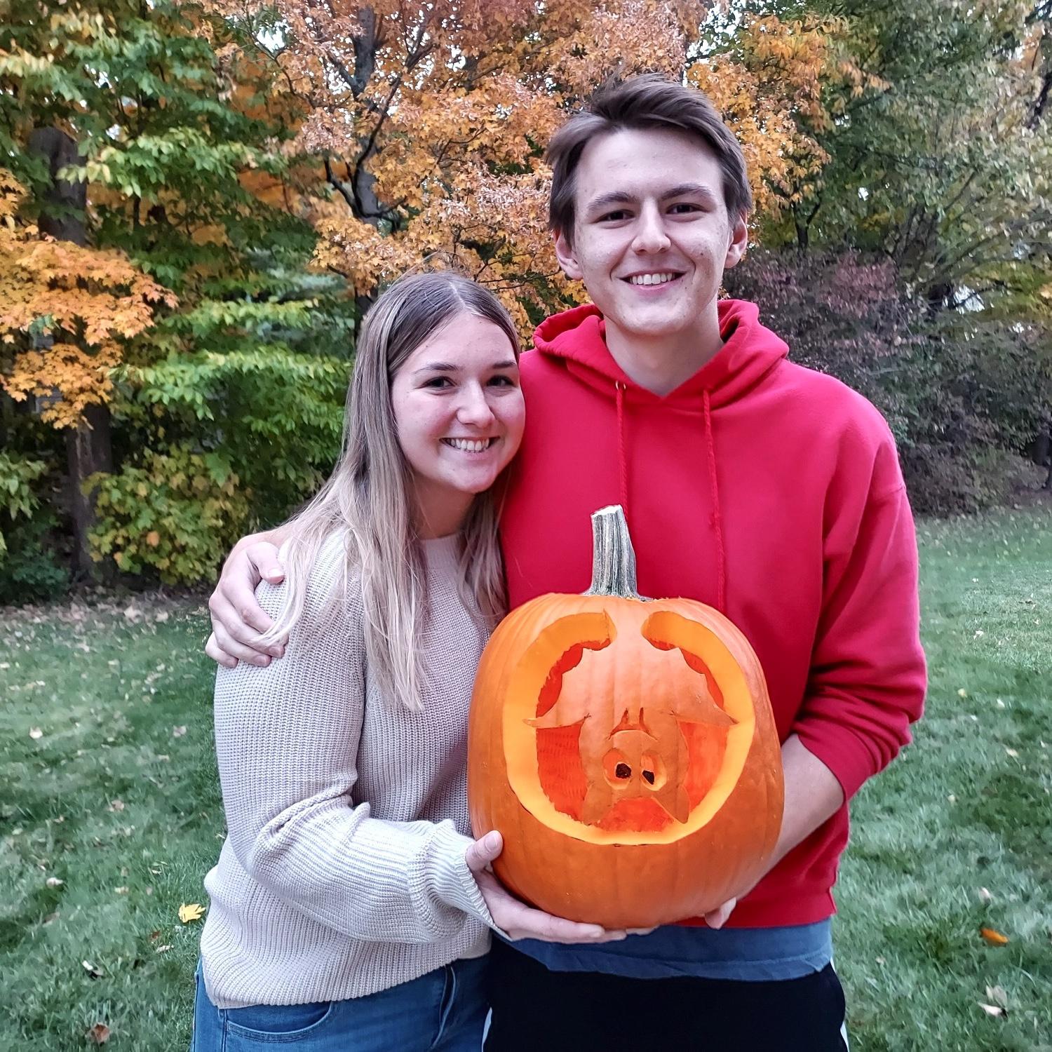 Carving pumkins: October 2022