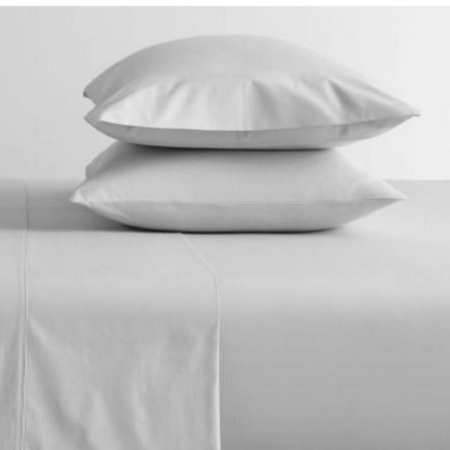 Pottery Barn Classic 400 Thread Count Organic Percale Sheet Set, Cal King, Mist Grey