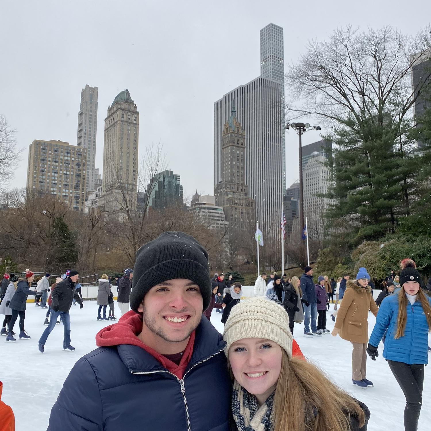 2019 Iceskating in the snow of NYC 
🏙️🍎☃️