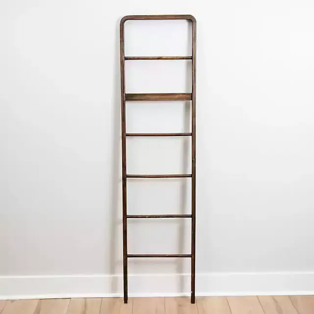 Natural Rounded Top Leaning Ladder