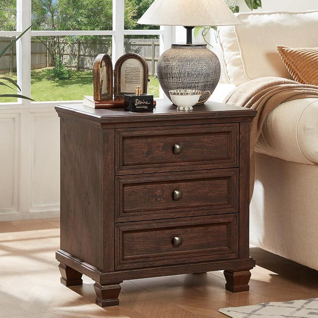 SAVOR LIFE Farmhouse Nightstand with 3 Drawers, Rustic Couch End Table with 4 Square Solid Wood Legs, Mid-Century Modern Bed Side Table with Storage, Small Dresser for Bedroom, Living Room, Walnut