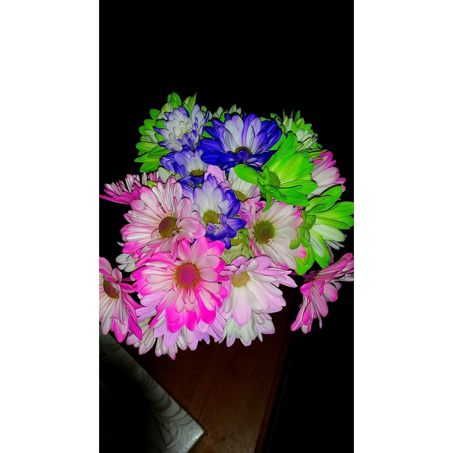 First flowers. 🌈🌼
The first flowers William ever bought for Sarah. 🖤