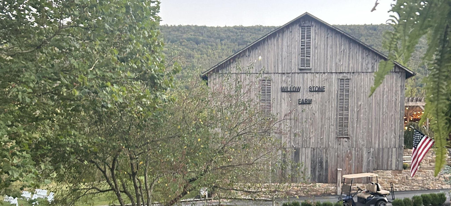 The Wedding Website of Lexi Stuck and Rowan Smith