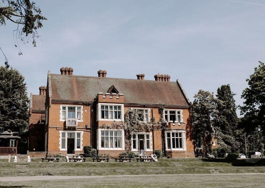 The Wedding Website of Chloe Corrigan and Louis Clarke