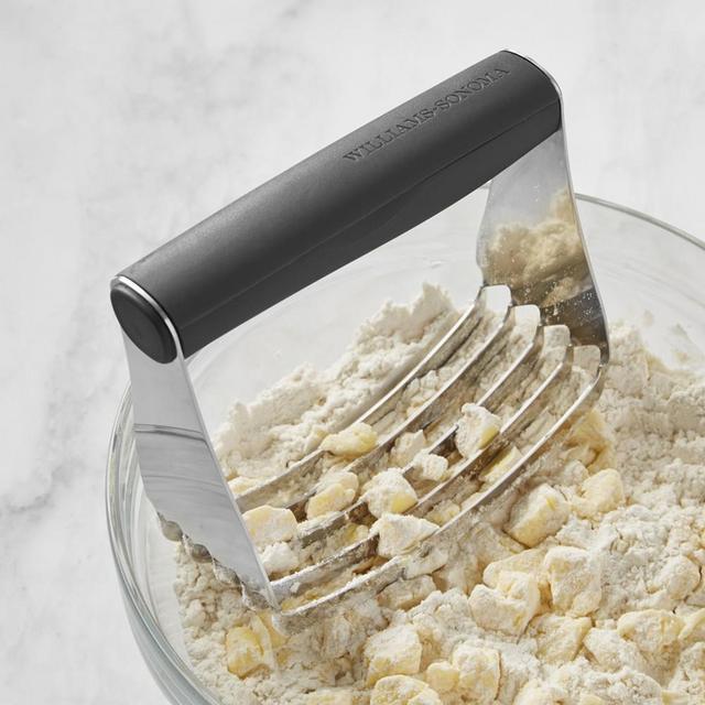 Williams Sonoma Soft Touch Pastry Blender