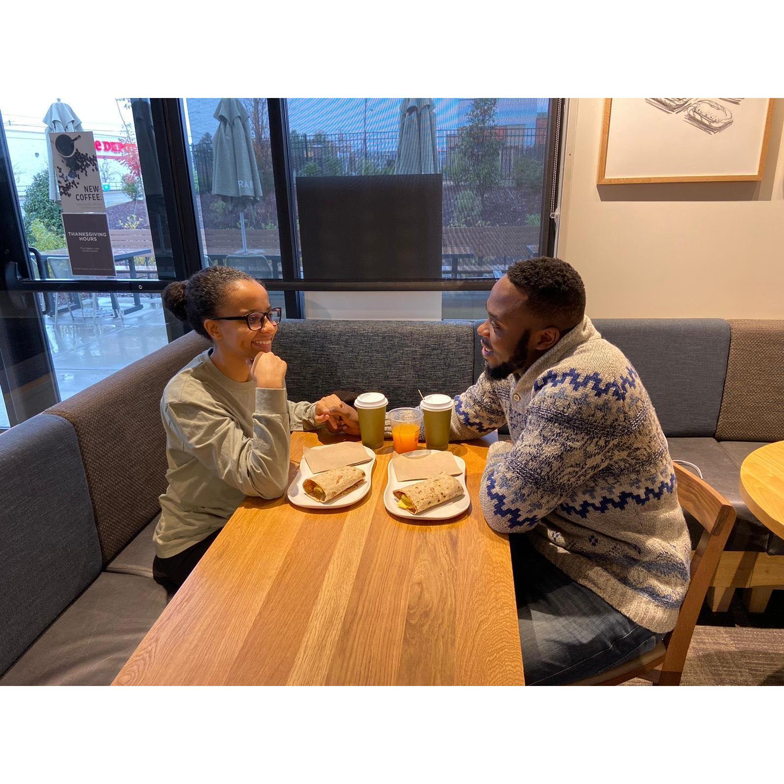 Romeo's look doesn't feel shy to tell Rebecca how He loves Her !