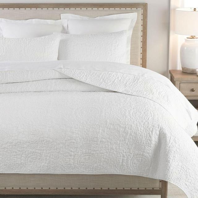 Belgian Flax Linen Floral Stitch Quilt, King/Cal. King, White