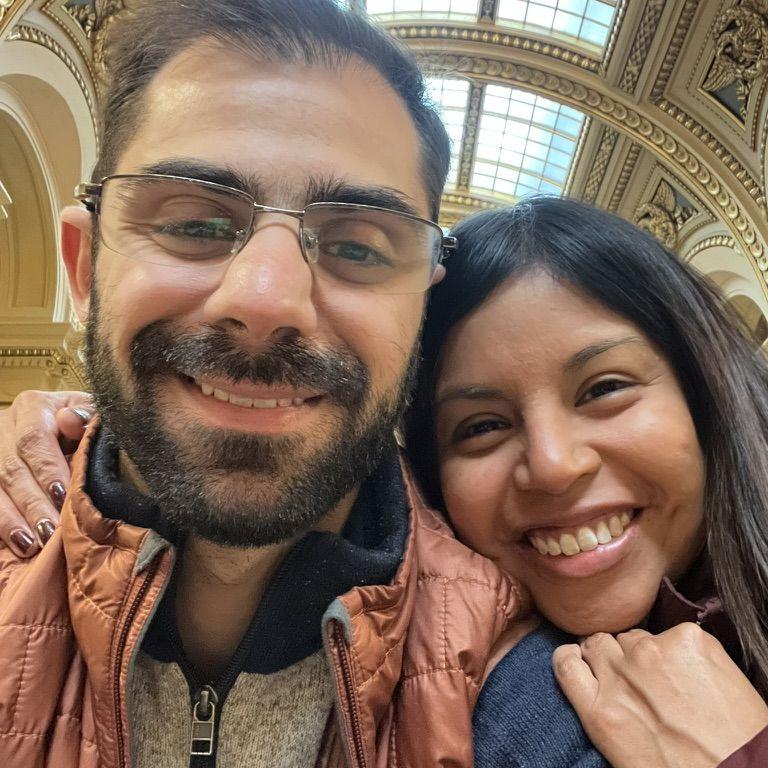 Showing Andrew all my favorite spots....the farmer's market and the capitol!