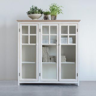 Triple Divided Cabinet