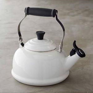 Le Creuset Whistling Teakettle, Matte White