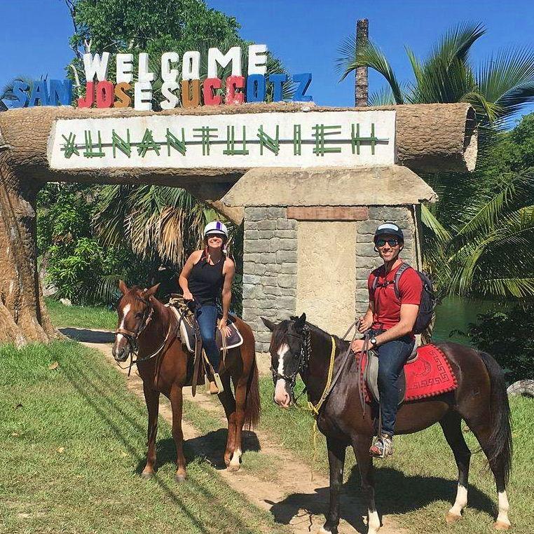 Horse tours in Belize