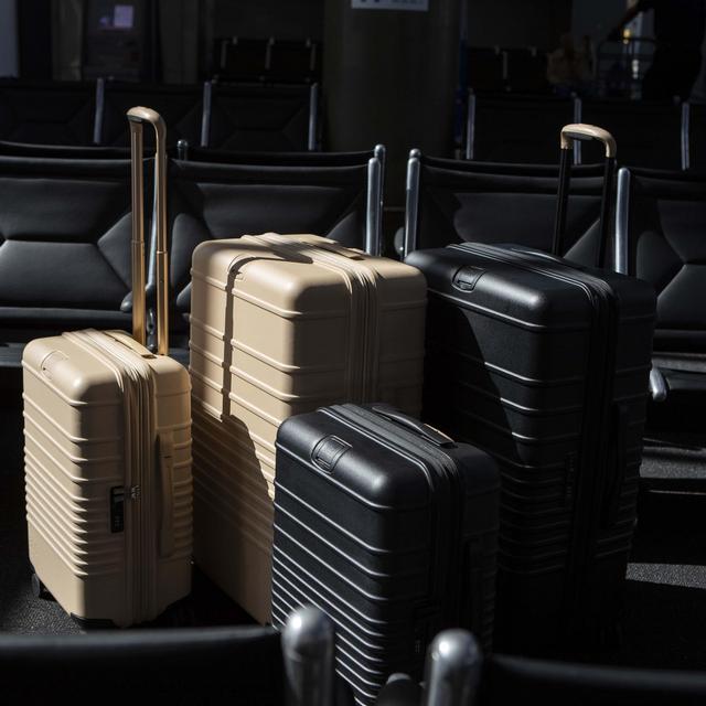 The 29" Large Check-In Roller in Black