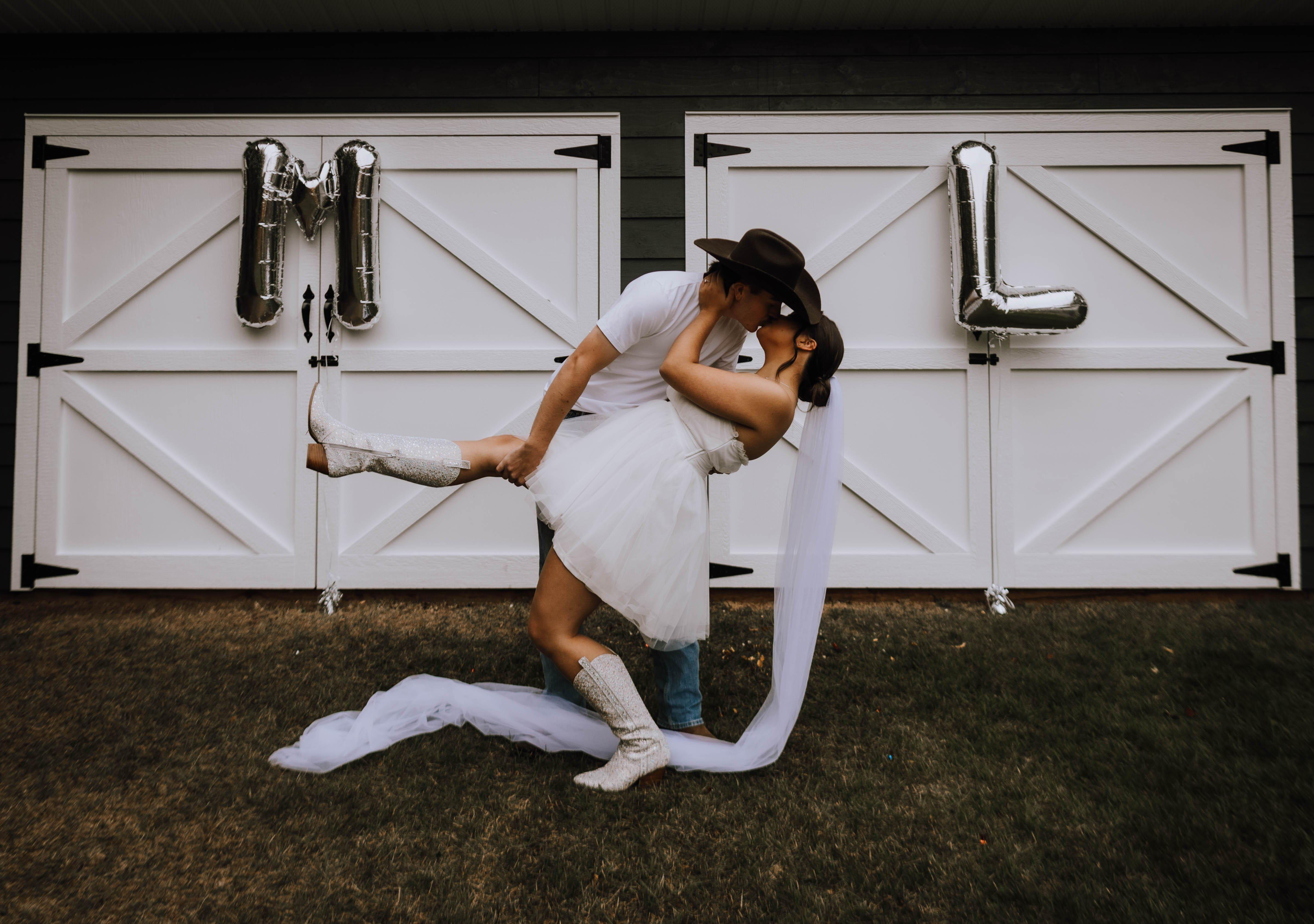 The Wedding Website of Maddy Maxson and Lucas Tarbitt