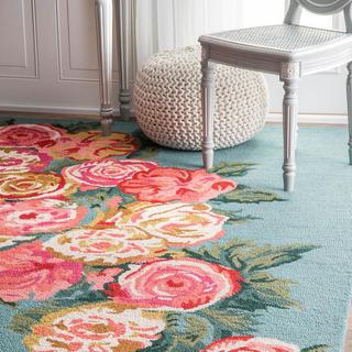Hand Hooked Rose Bouquet Rug