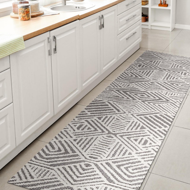 JONATHAN Y Jordan High-Low Pile Art Deco Geometric White/Black 2 ft. X 10 ft. Indoor/Outdoor Runner Rug, Non-Shedding, Easy-Clean