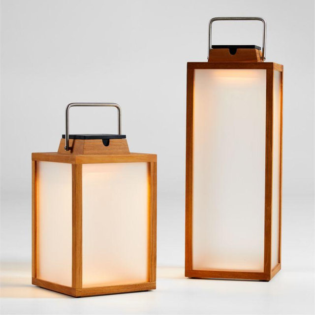 Les Jardins Tradition Teak LED Outdoor Solar-Powered Lantern 25"