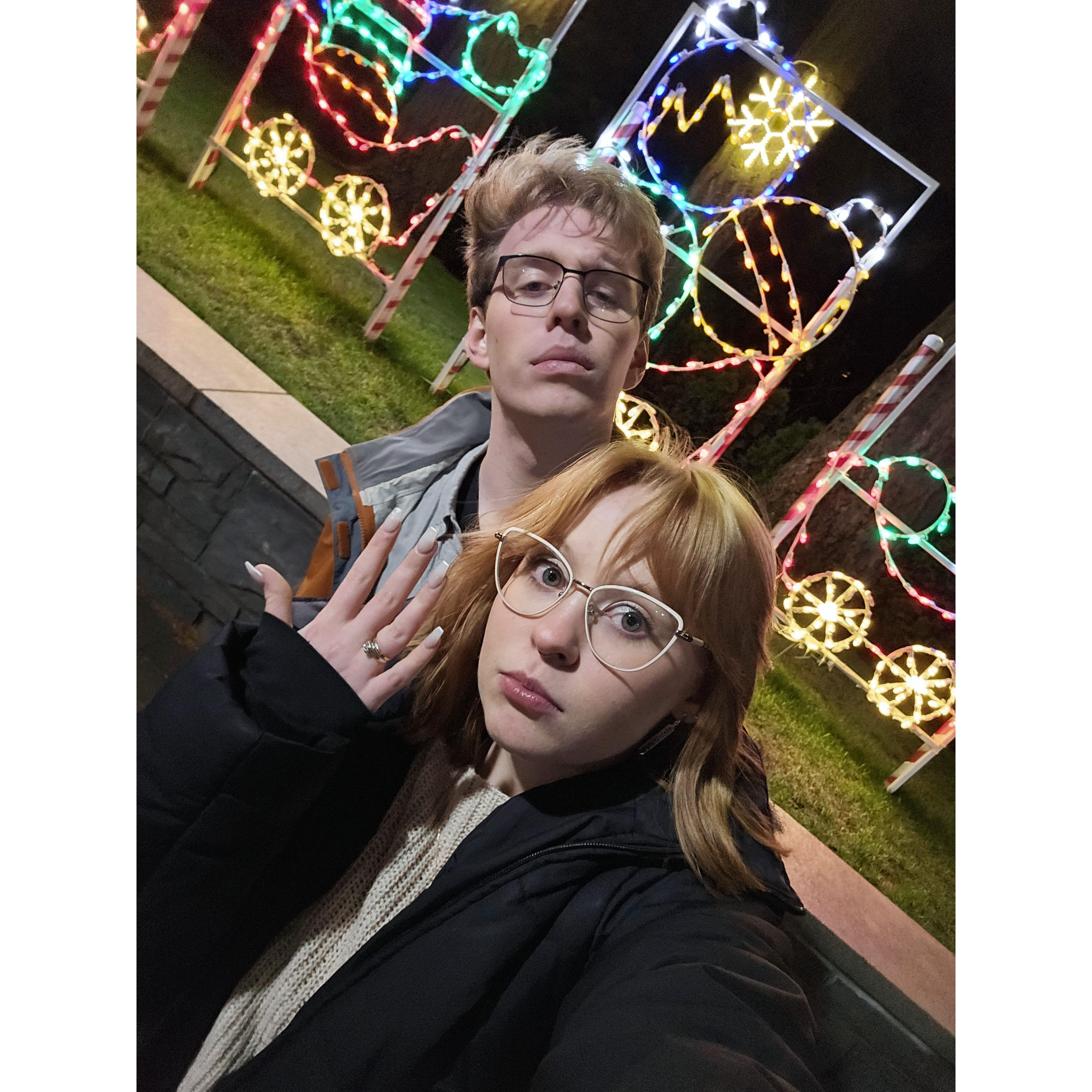 Celebratory dinner and Christmas light walk at Lake Oswego <3