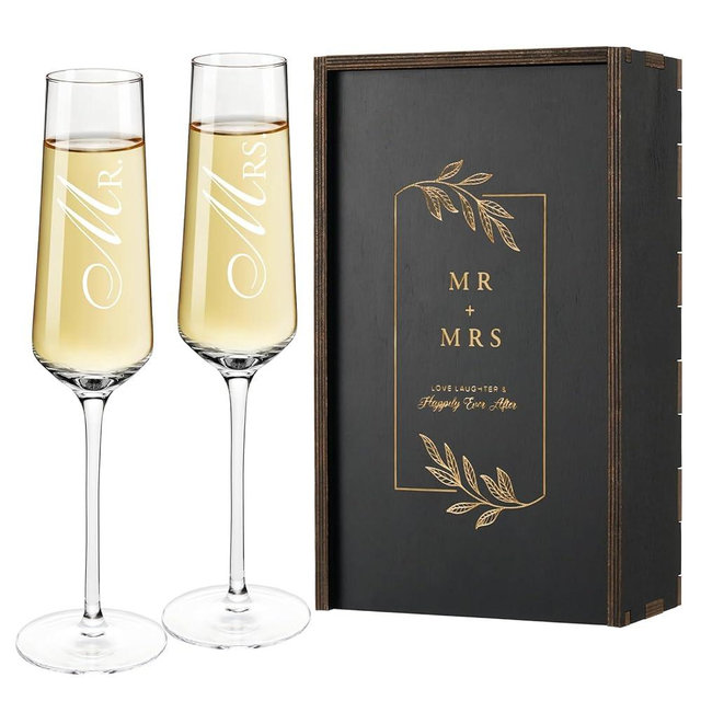 AW BRIDAL Mr and Mrs Gifts Wedding Champagne Flutes, Engagement Gifts for Couples and Newlyweds, Bride and Groom Champagne Glasses with Wood Keepsake Box,Bridal Shower Gifts for Bride to Be
