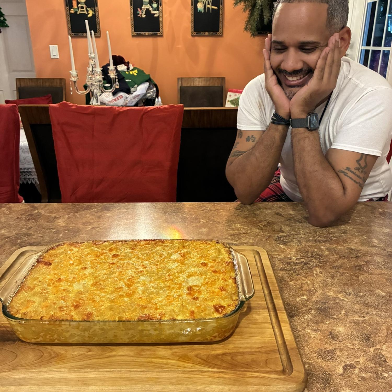 Alex’s secret romance with my homemade Mac and Cheese during Christmas! 🤣
