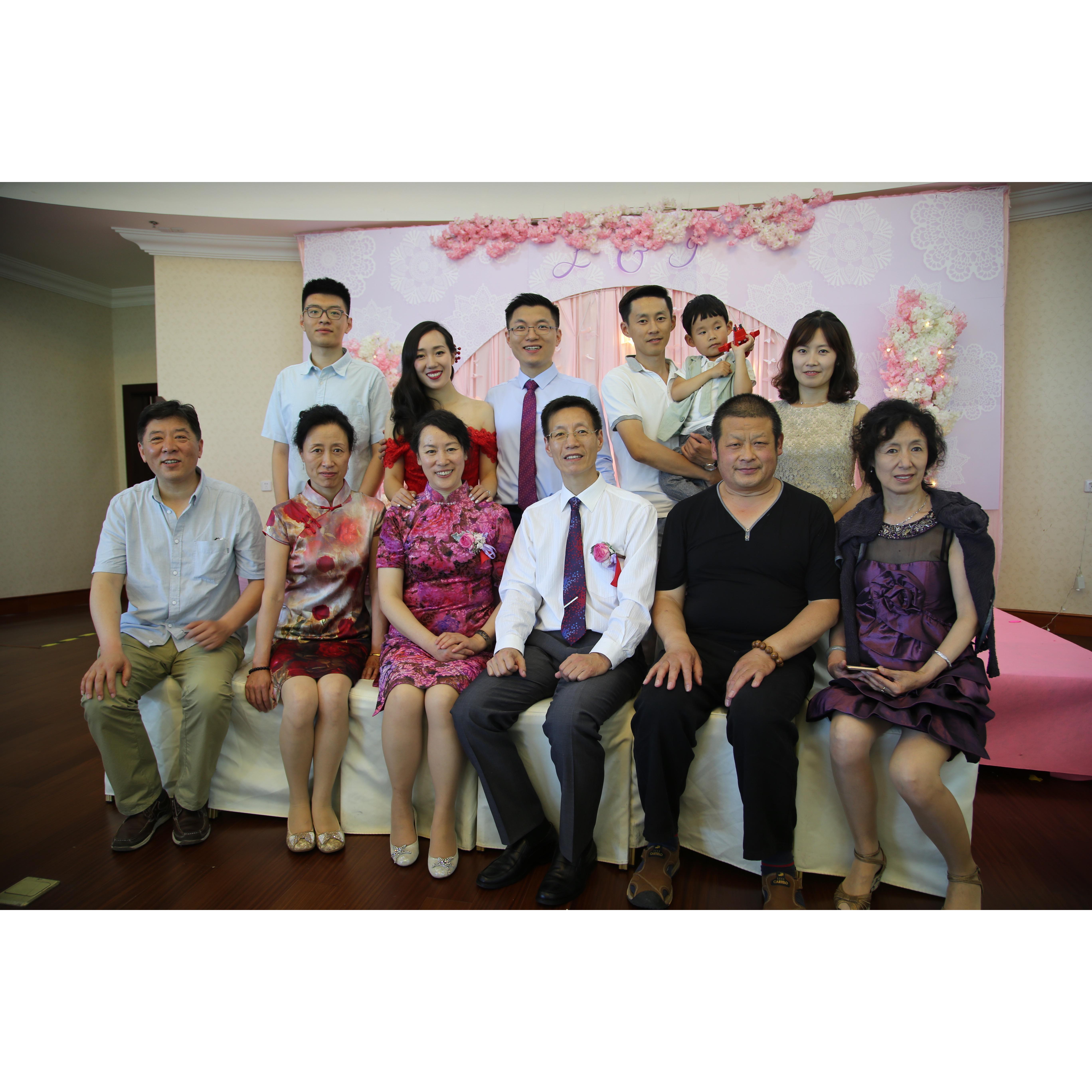 In Qingdao, we had a celebration with Li's family.