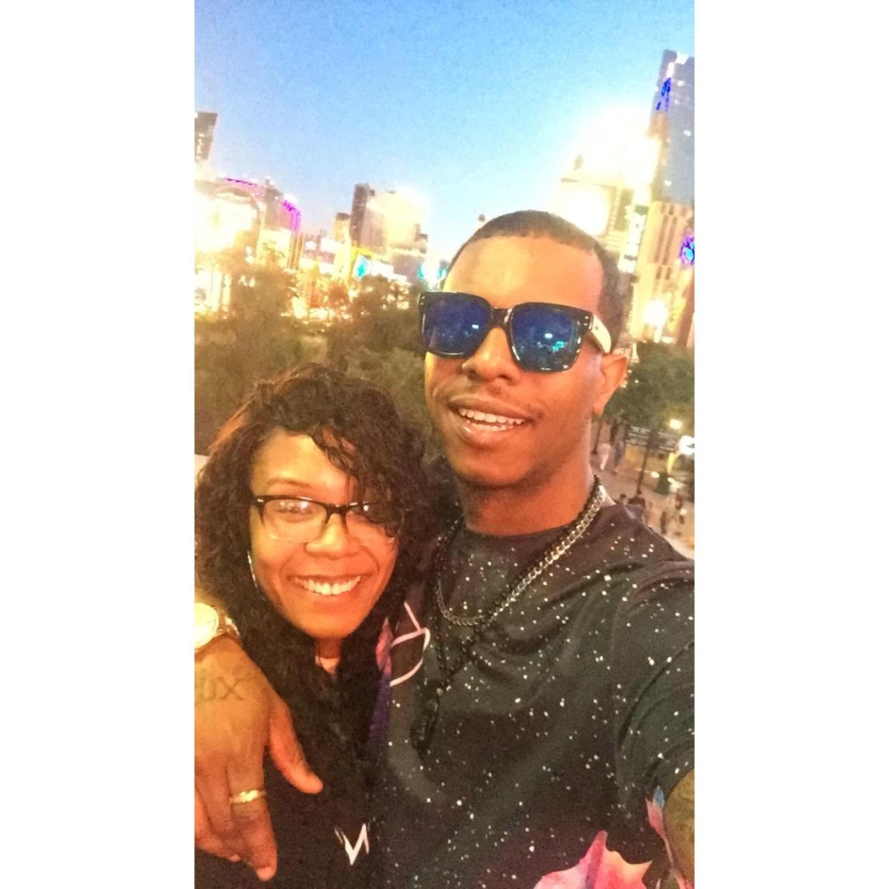 👸🏽🤴🏿
