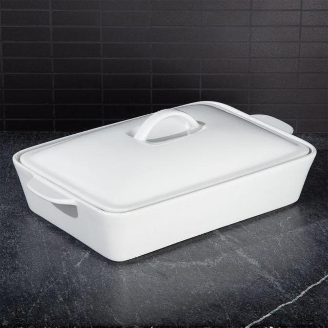 Crate & Barrel Potluck White Covered Baking Dish