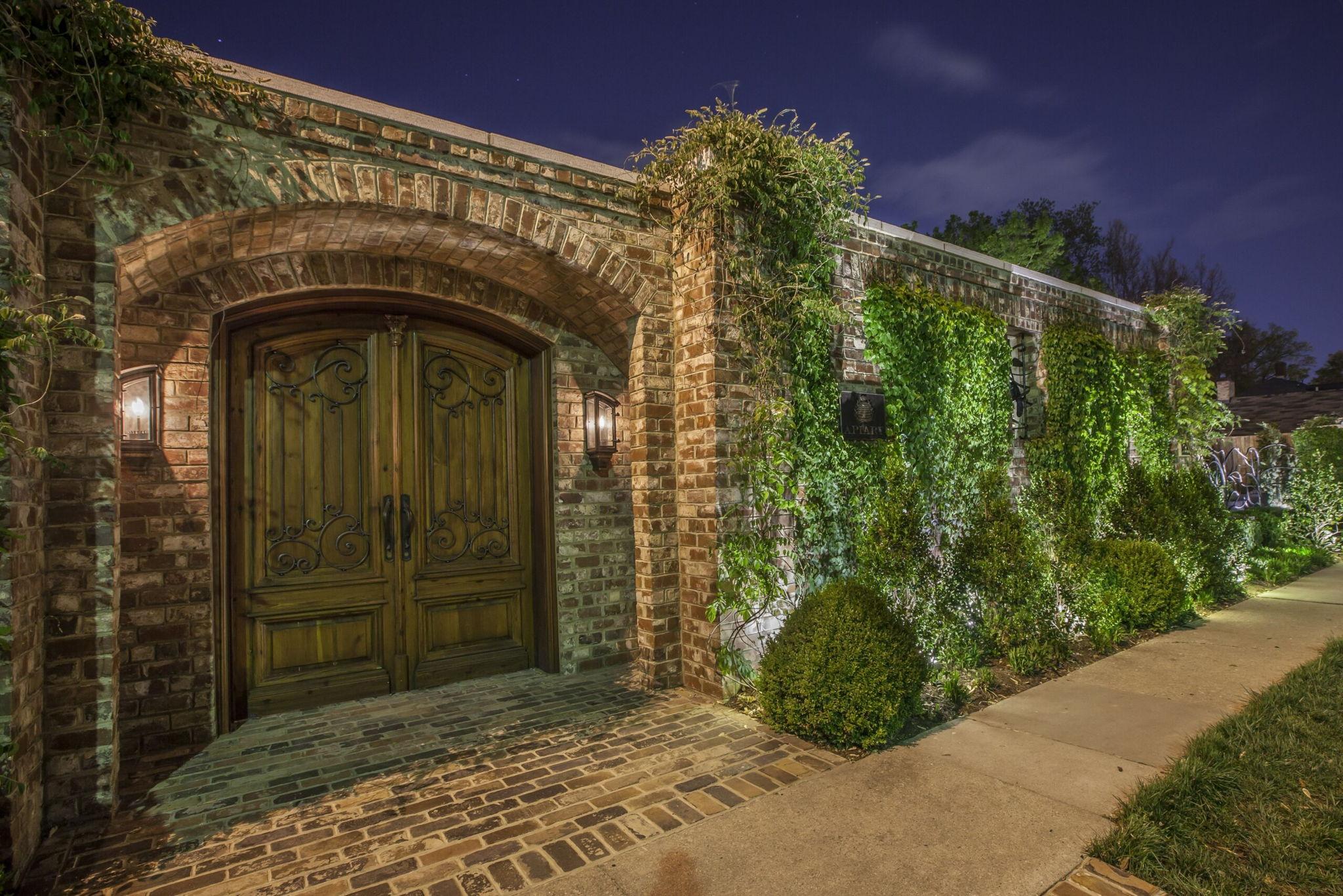 The Wedding Website of Meredith Ruddell and Landon Moberly