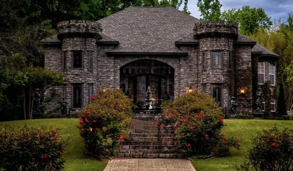 The Wedding Website of Gina Hayes and Kendall Walton