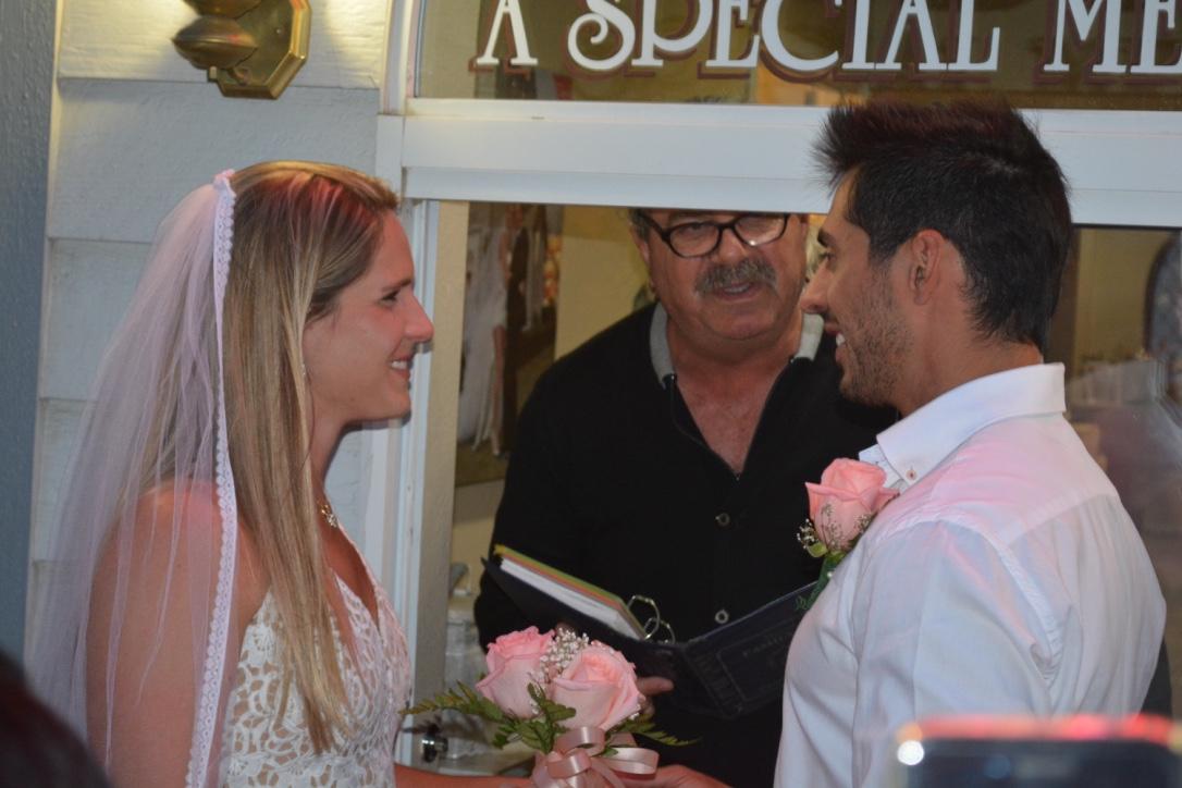 The Wedding Website of Alexis De Mond and Filipe Defavari Lopes
